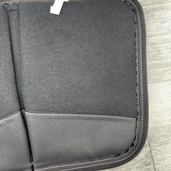 Allen Company Lockable Pistol Soft Case 11”x8” 7743a Black Pockets Side Zip - Picture 11 of 15